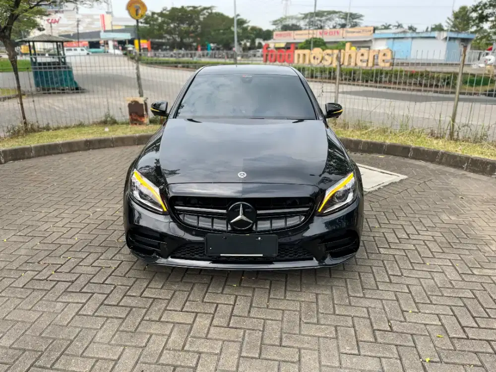 MERCEDEZ-BENZ C200 2.0 AMG 2018 Hitam
(W205)