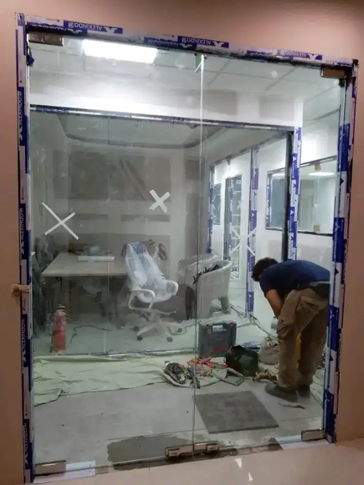 Aneka pintu kaca
