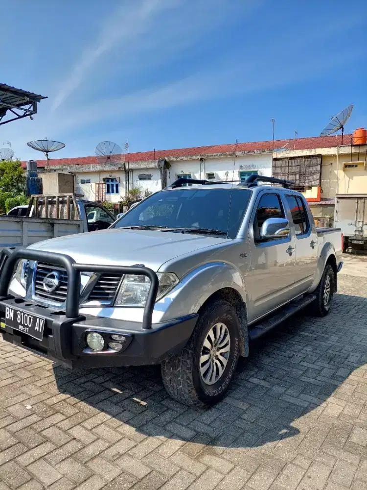 Nissan Frontier 4x4 manual 2012 Silver