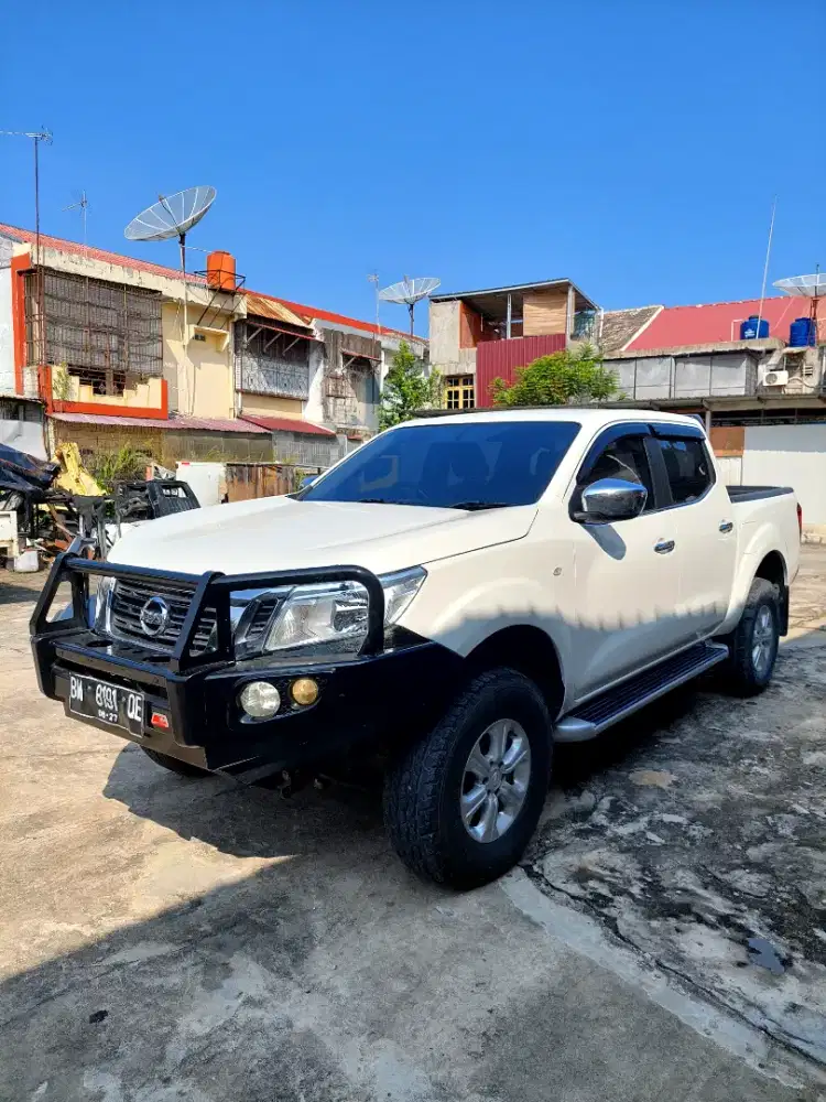Nissan Navara 4x4 manual 2016 Putih