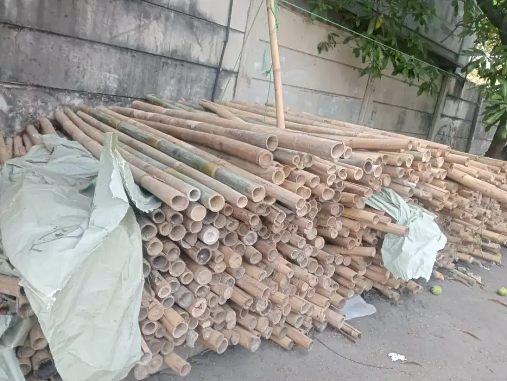 BORONGAN BAMBU BEKAS PROYEK – SIAP ANGKUT