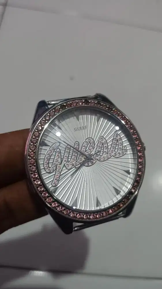 Jam tangan GUESs spesial 20th guess batangan palaan aja