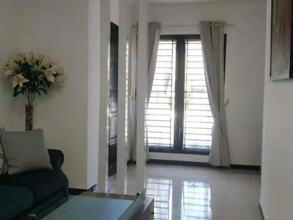 DISEWAKAN – Rumah Villa Panbil, Batam

 Spesifikasi:
• 3  Kamar Tidur
• 3  Kamar Mandi
• Full Furnished

 Keunggulan:
 Siap huni, full furnished
 Cocok untuk keluarga besar
 Lingkungan nyaman & asri
 Akses mudah ke berbagai fasilitas umum

 Harga Sewa: Rp