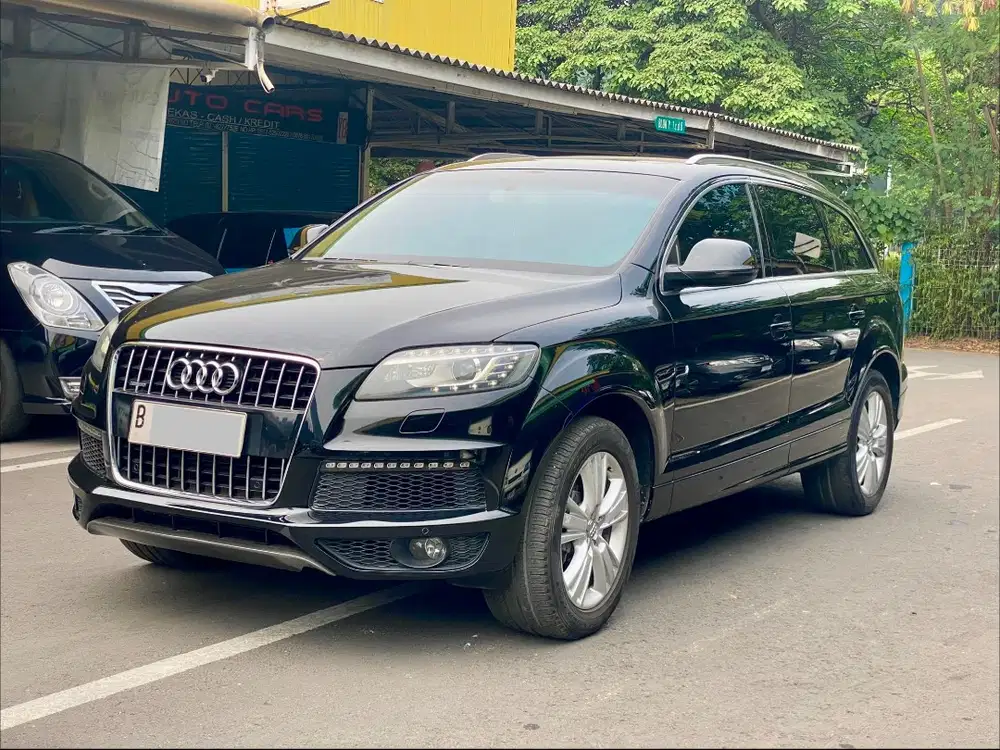 AUDI Q7 3.0 TFSI AT HITAM 202
