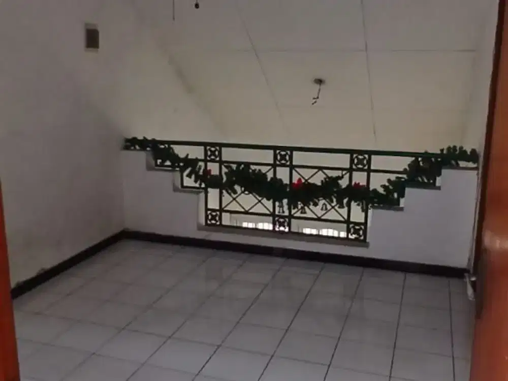 Rumah Deltasari Indah Row jalan 2 mobil