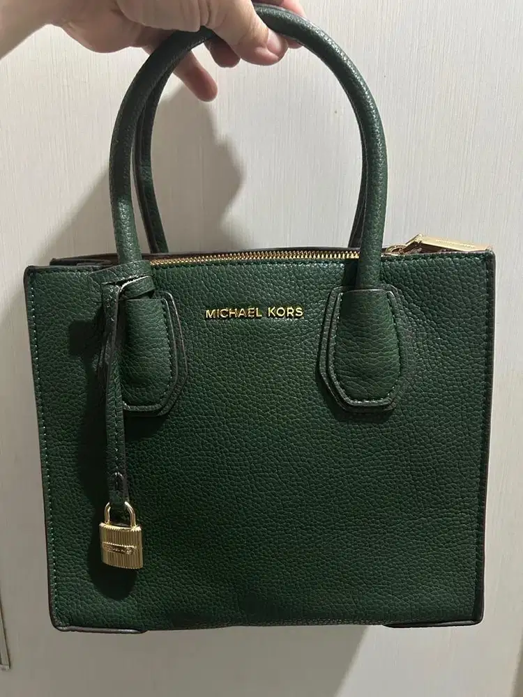 Tas Slempang/Jinjing Hijau Merk MK