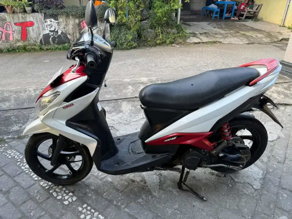 Yamaha Xeon THN 2011 plat B Jakarta