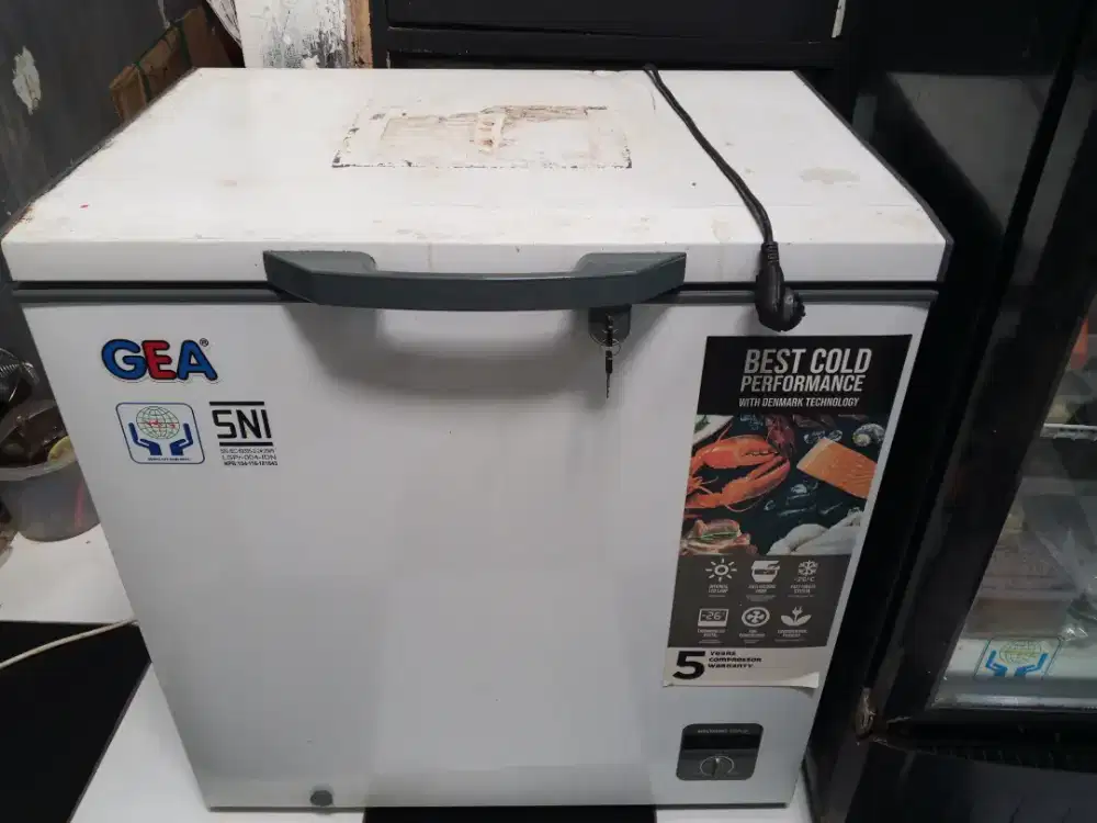 Dijual freezer gea 300liter