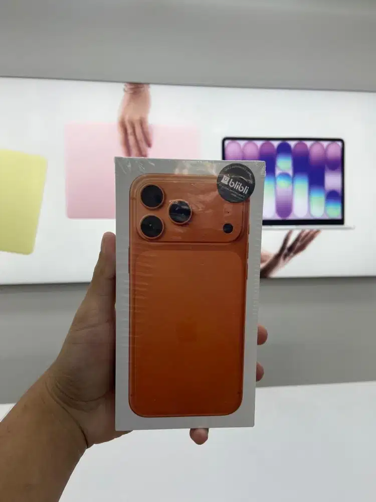 IPHONE 17 PRO COSMIC ORANGE