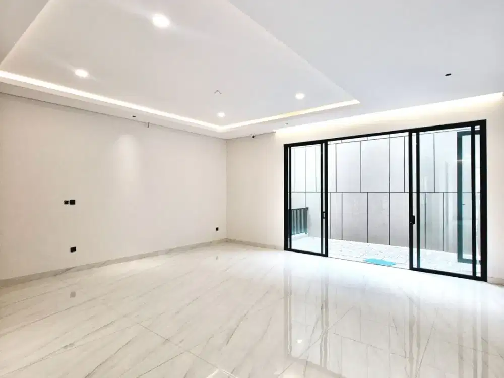 BRAND NEW! Dijual Rumah Mewah with Lift Puri Indah