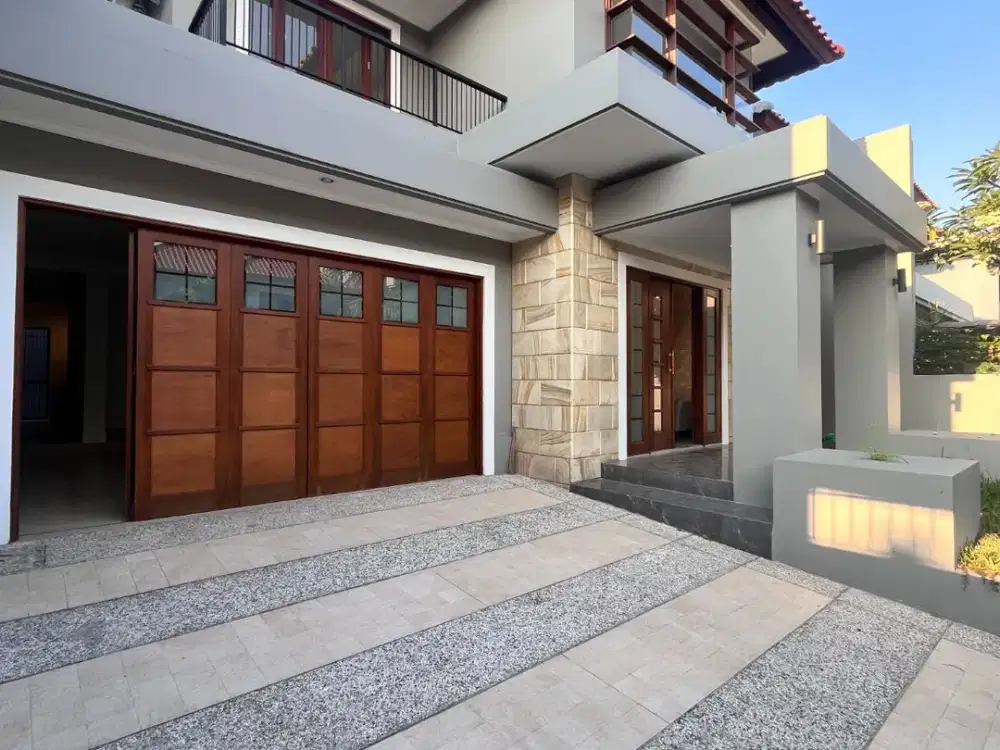 Dijual Langka Rumah Graha Family Blok Favorit Full Furnished High ceiling