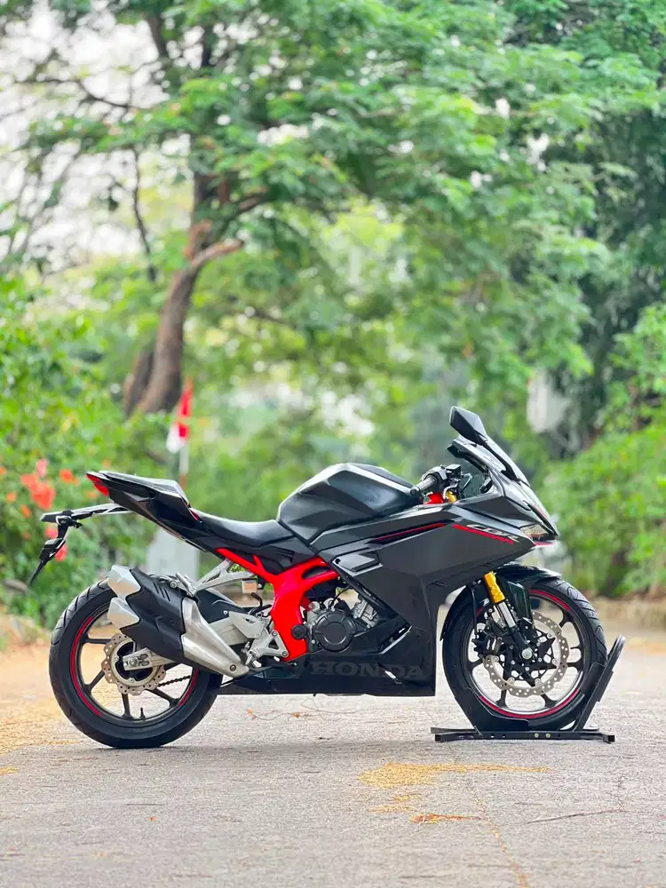 HONDA NEW CBR 250RR NON ABS HITAM 2022 KM 5K PAJAK PANJANG KAYAK BARU