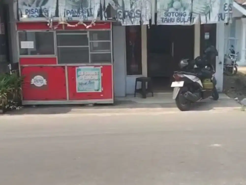 DIJUAL RUMAH USAHA DI SUBUNTORO, MEDALI PURI MOJOKERTO BARU DIREHAB