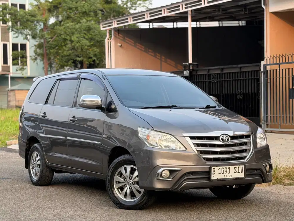 Kijang Innova 2.0 G AT 2014 Gray Metallic ( Aha Nusantara )