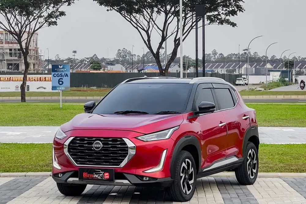 Nissan Magnite premium 1.0 matic 2022 merah hitam km low