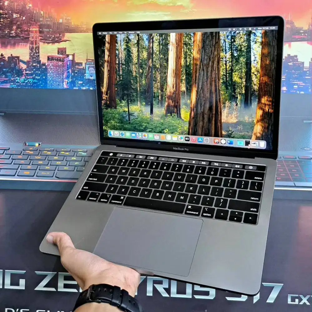 MacBook Pro 13inch 2019 TouchBar intel core i5 RAM 8GB SSD 512GB