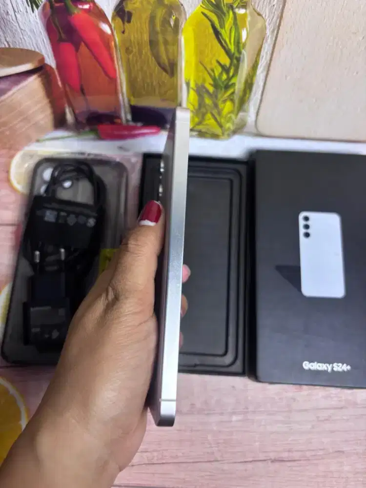 Jual hp Samsung s24 plus 5g 12/512 grsn resmi istimewa free ADAPTOR