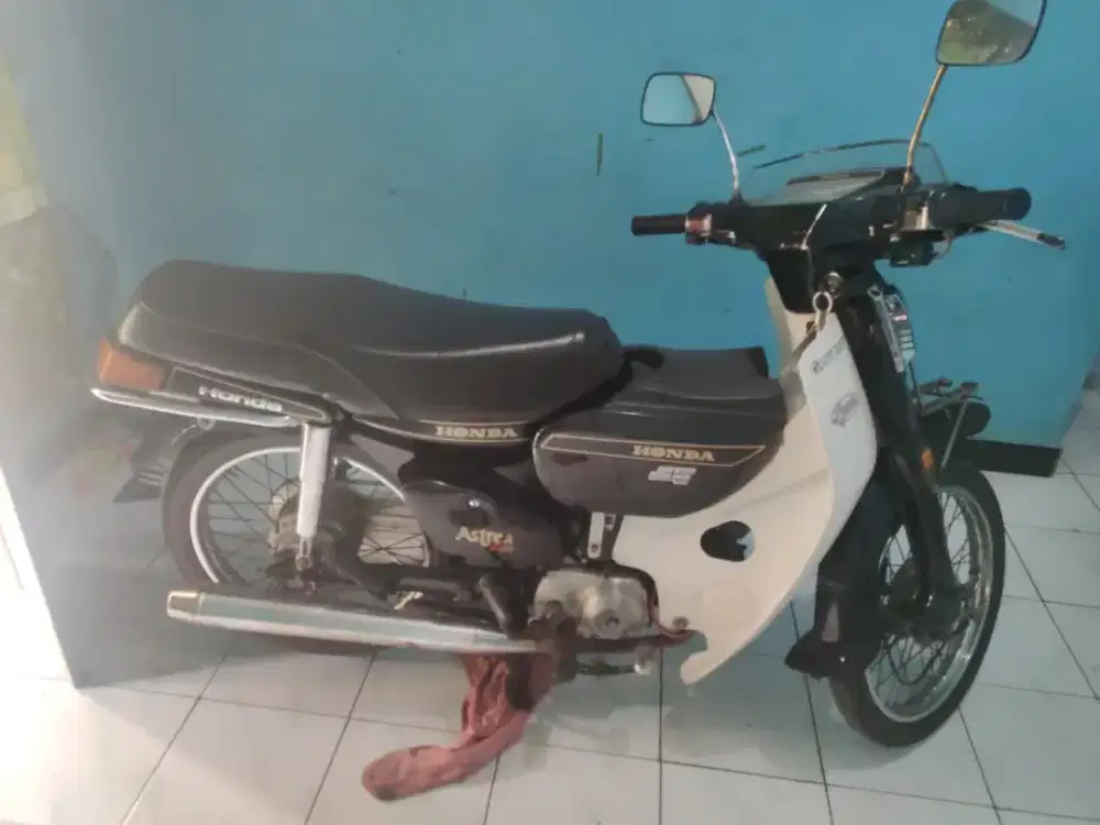 Honda astrea 800