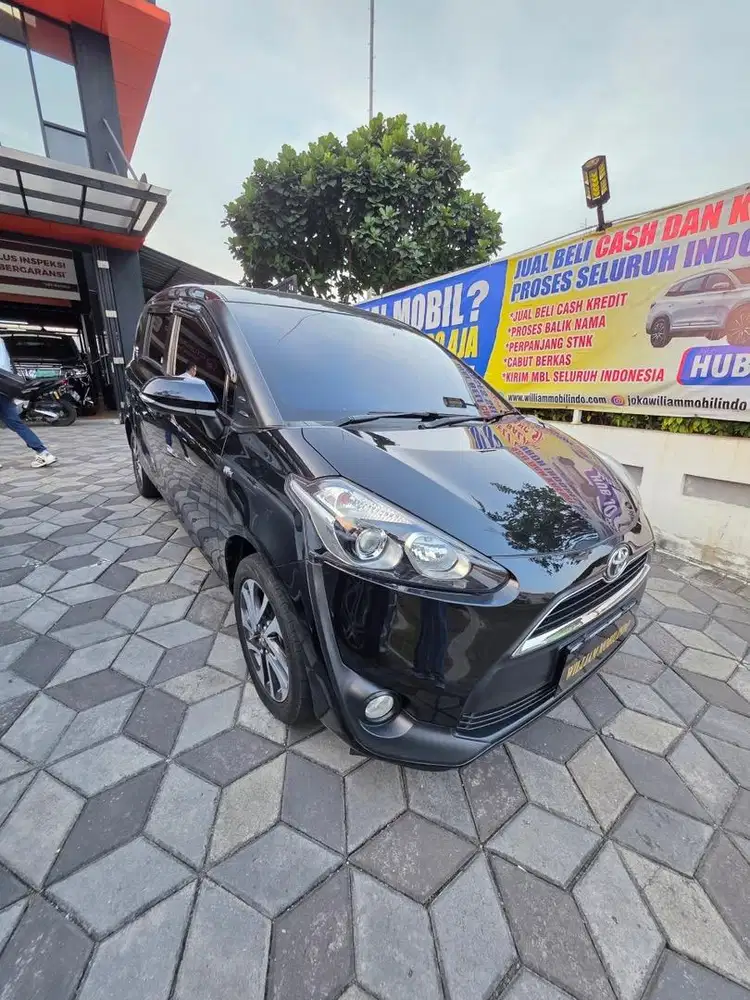 Toyota sienta V matic tahun 2016