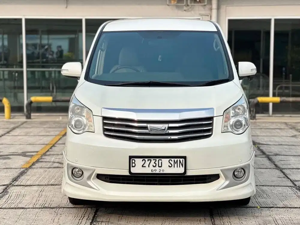 Toyota Nav 1 V 2013 AT Pajak 9/2027