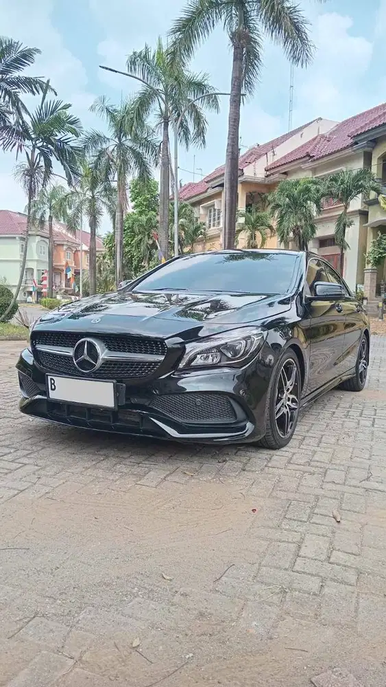Mercy CLA200 AMG 2018 Hitam Low KM ANTIK
