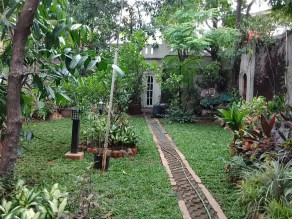 Di Jual Cepat  Tanah Bangunan komersial  lokasi strategis