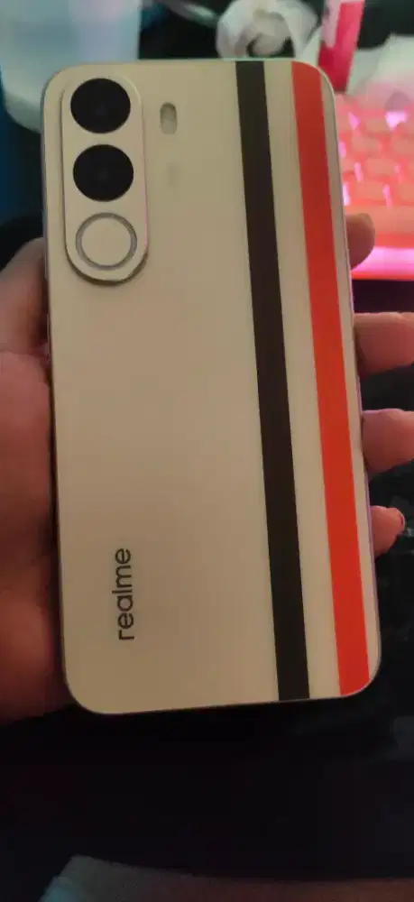Realme P4x Nego tipis
