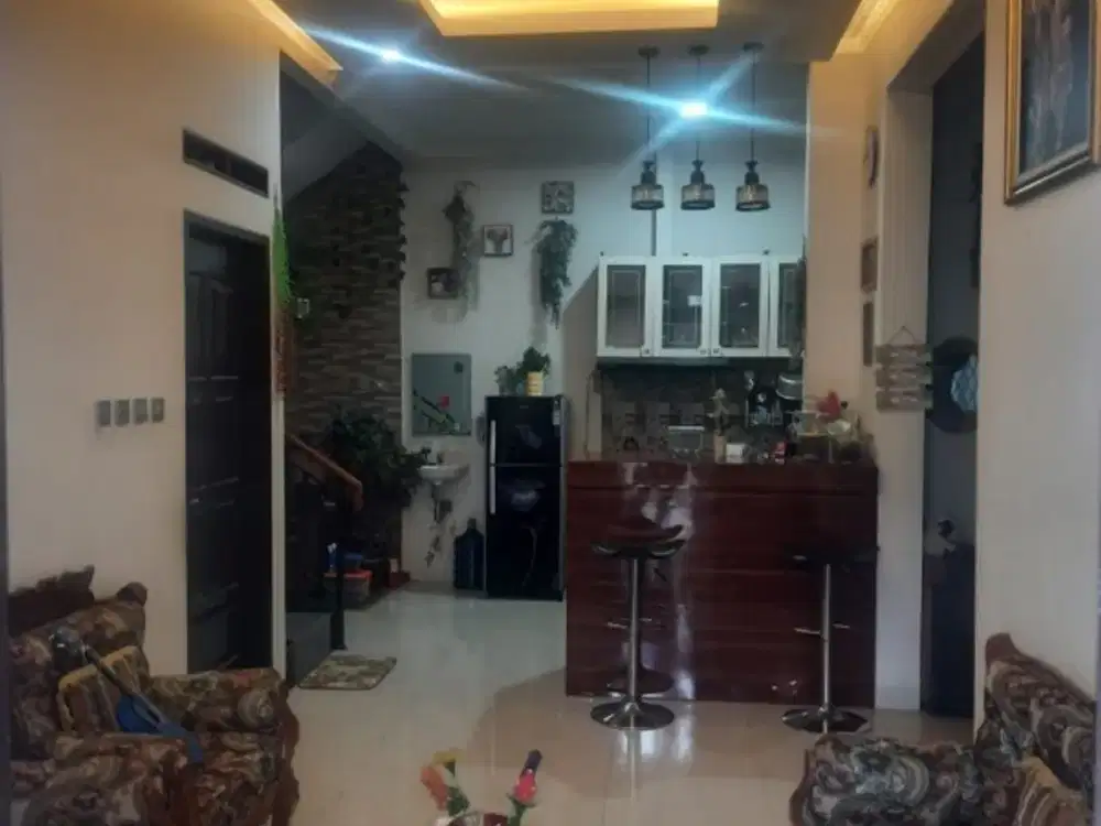 Rumah Bagus Minimalis 2Lt di Riung Bandung Dekat Sumarecon