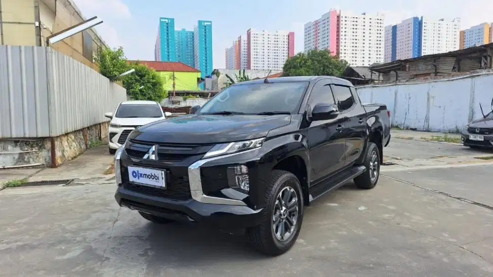 KM Rendah - Mitsubishi Triton 2.4 Double Cabin Ultimate Solar-AT 2023