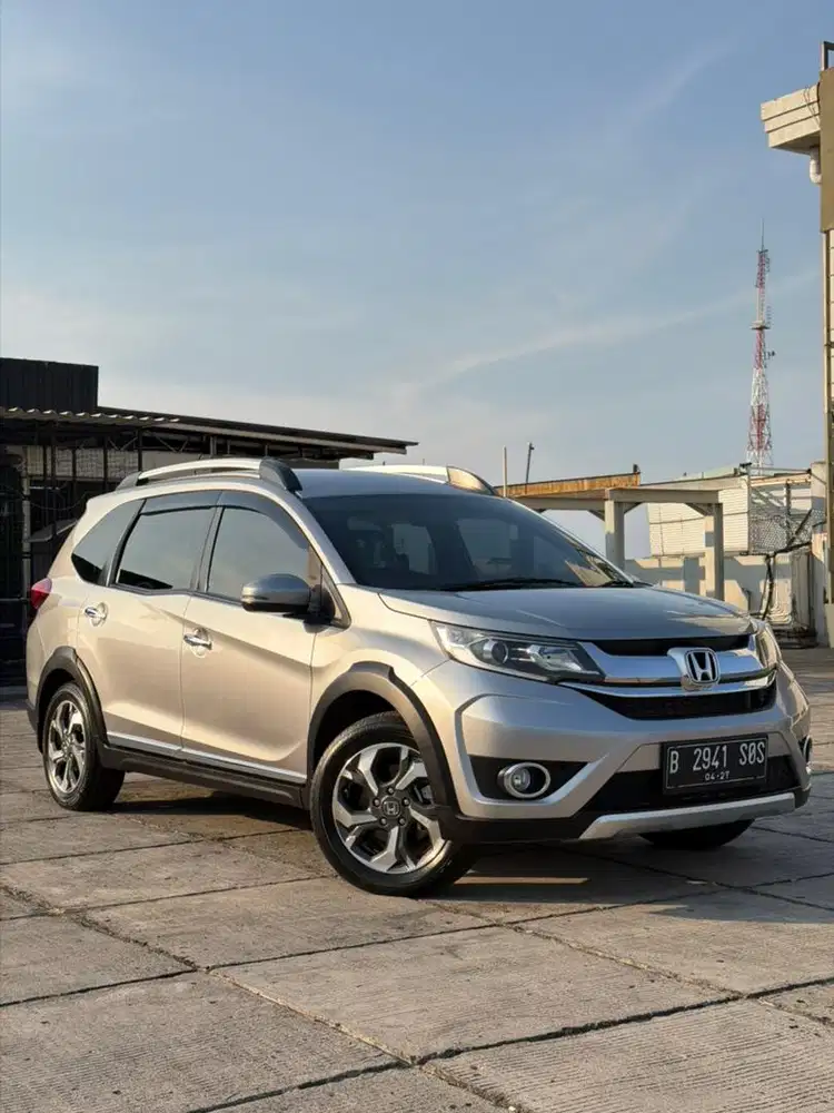 (Siap pakai istimewa) HONDA BRV E CVT 2017
