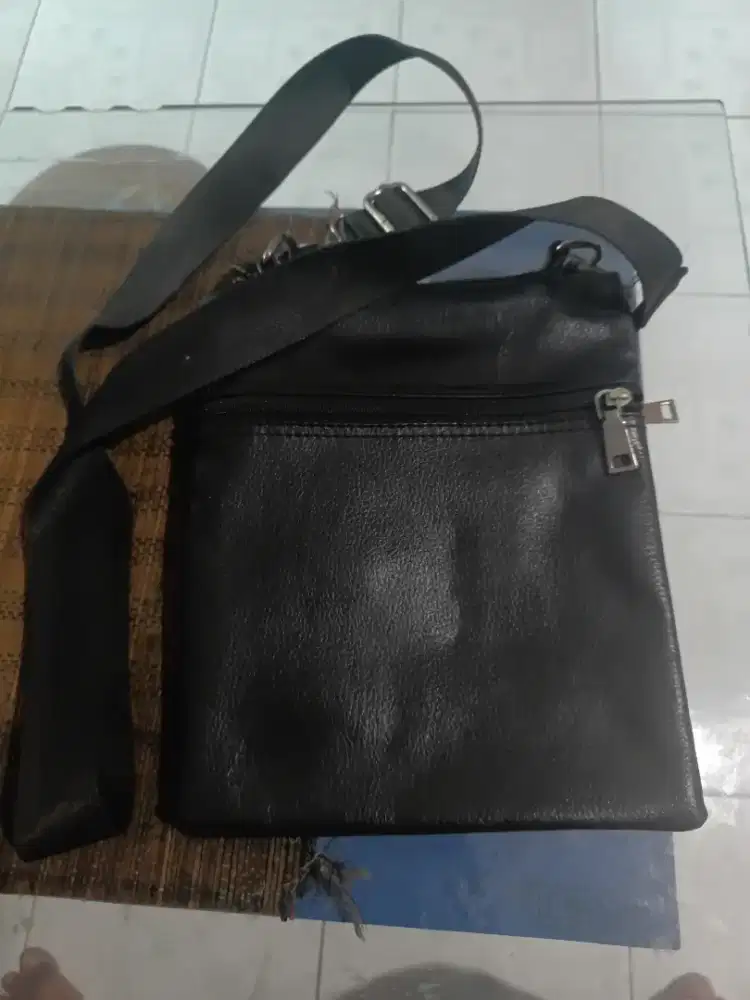 Tas Selempang Kulit Asli
