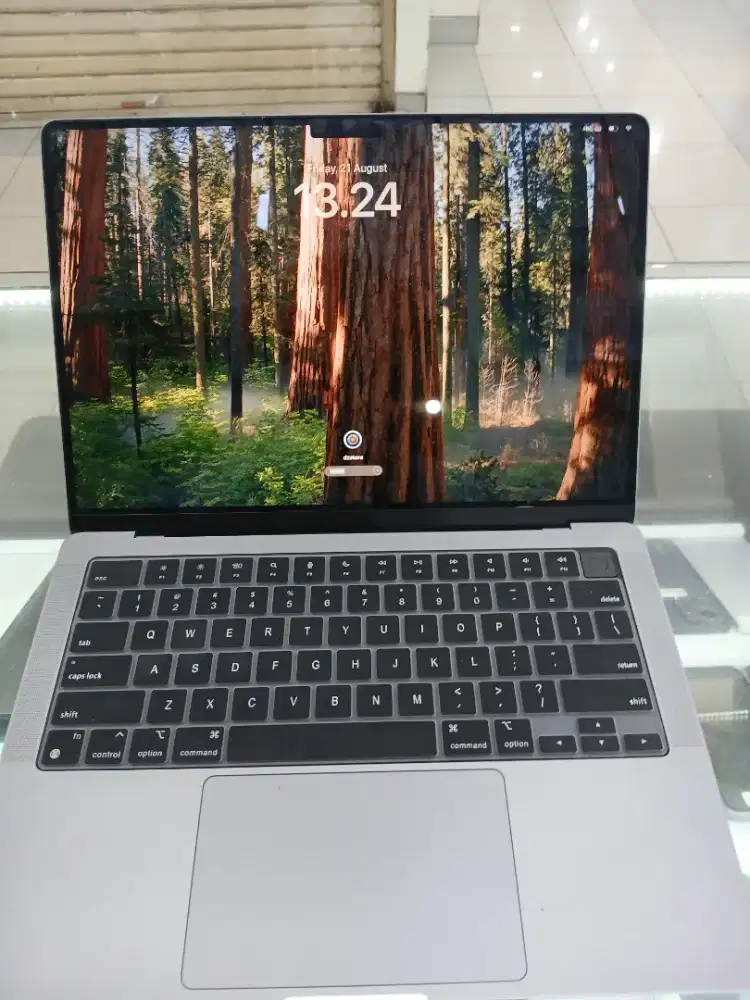 MACBOOK PRO M3 8/1TB LIKE NEW