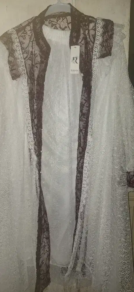 Baju satu set kebaya dan gamis kebaya