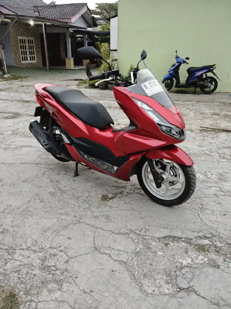 HONDA PCX 2024 MERAH