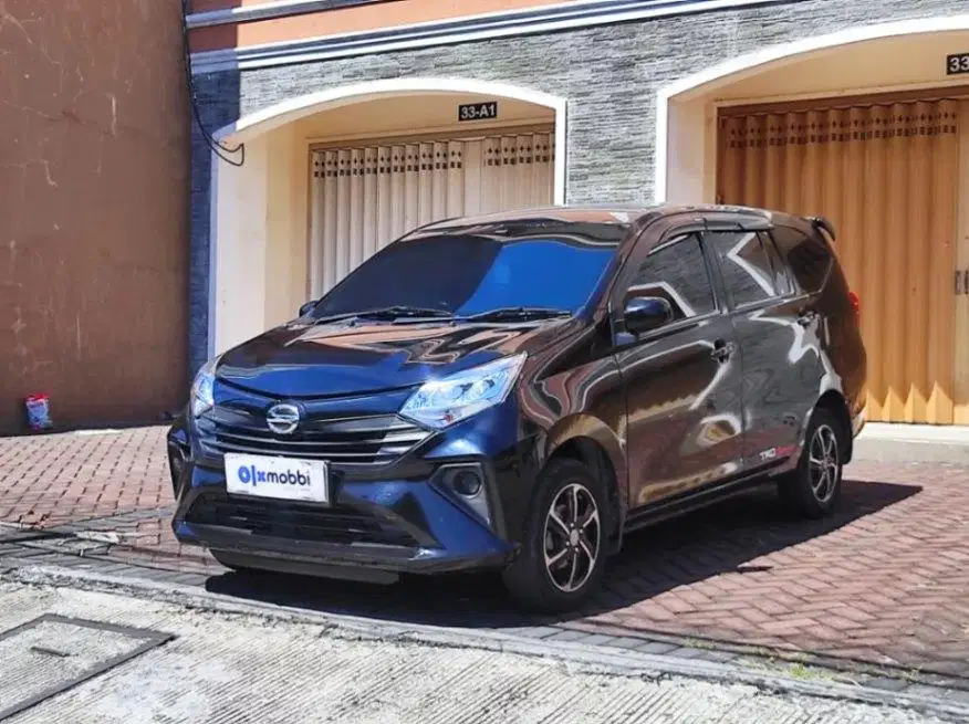 SUPER IRIT Daihatsu Sigra 1.0 M Bensin-MT 2022 Hitam LACA