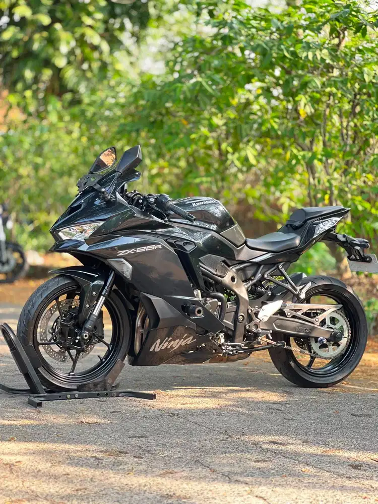 KAWASAKI ZX25R TFT 2024 HITAM KM 6K PAJAK PANJANG SIAP NGEBUT