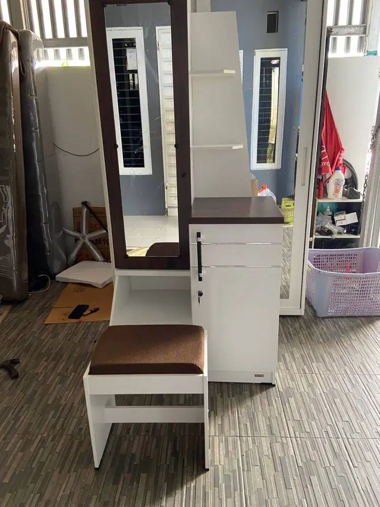 SALE ! MEJA RIAS CERMIN PANJANG MINIMALIS