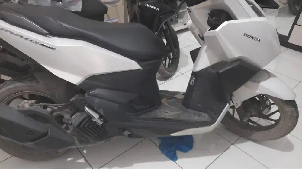 JUAL HONDA VARIO 160-iklan tayang masih ada