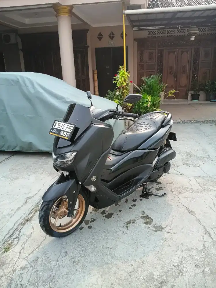 YAMAHA NMAX 2023 HITAM