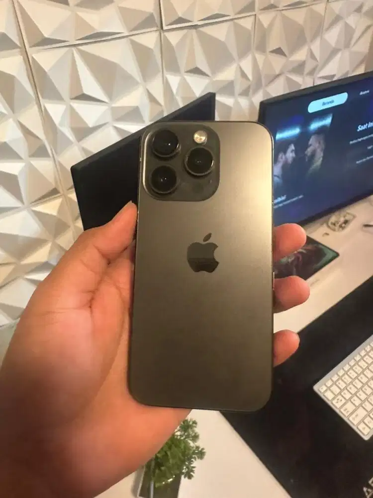 IPhone 15 Pro 256 GB BU