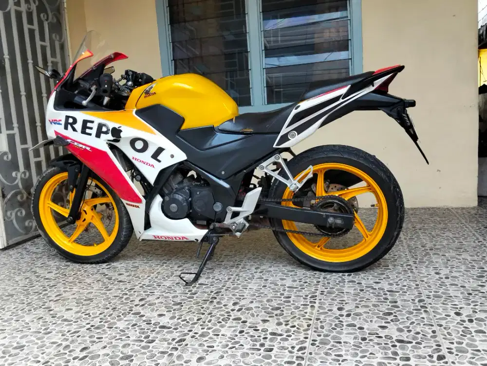 Honda CBR kondisi siap pakai