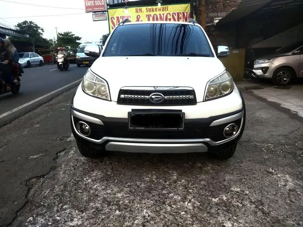 Daihatsu Terios TX adventure 2014