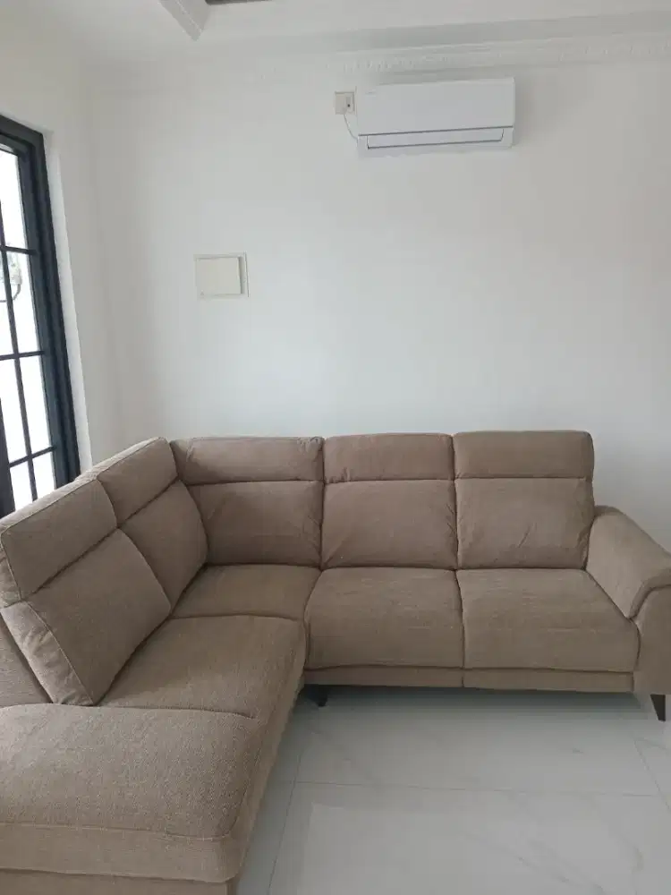 Sofa coklat nyaman