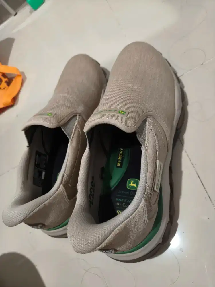 Dijual sepatu Skechers Ori