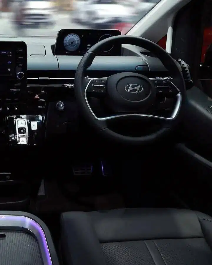 BEKAS SEPERTI BARU HYUNDAI STARIA DIESEL 9 SEAT 2025