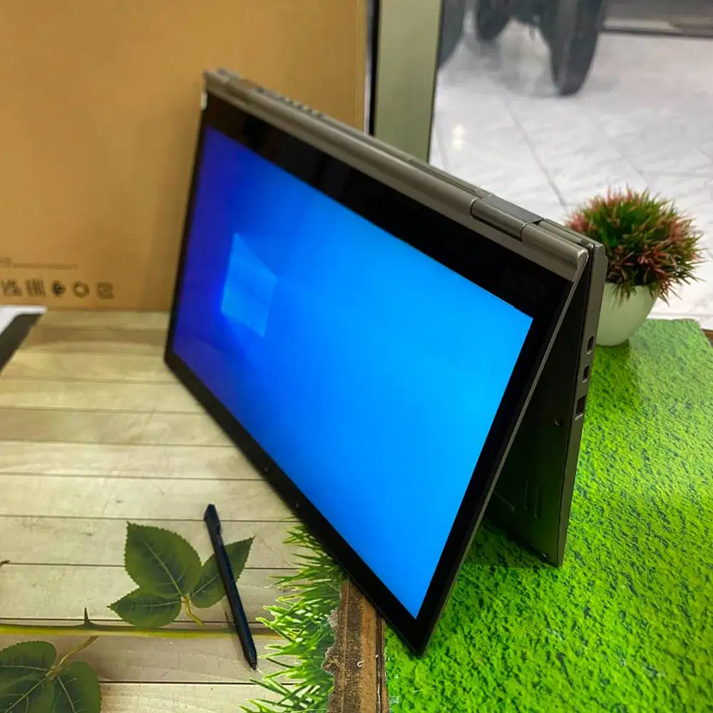 Lenovo Thinkpad X1 Yoga Core i5-825U 8GB 128GB 14 FHD Flip Windows 11