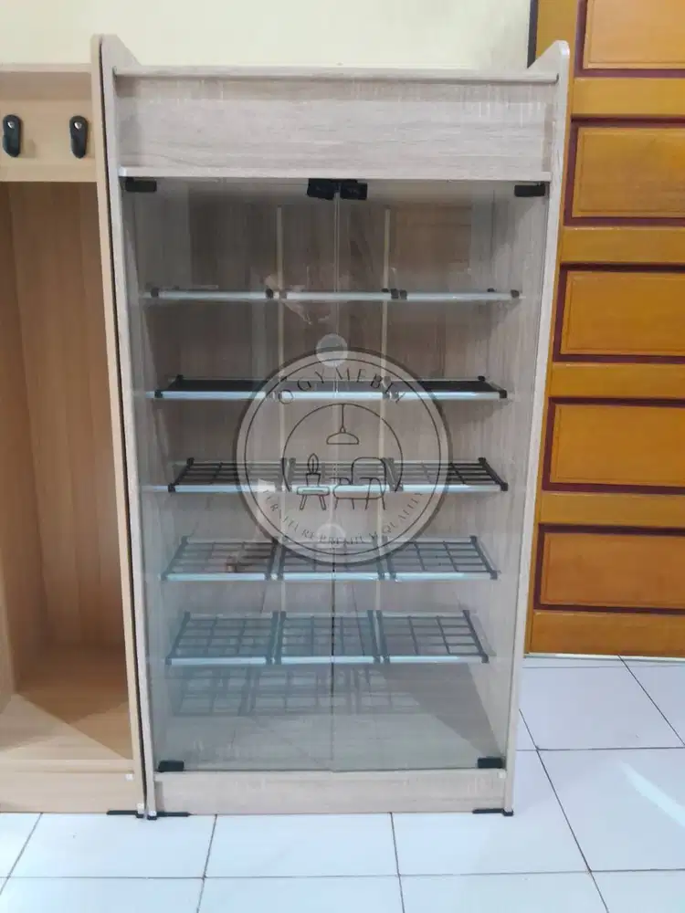 READY LEMARI SEPATU KACA 2 PINTU MERK ACTIV SALE