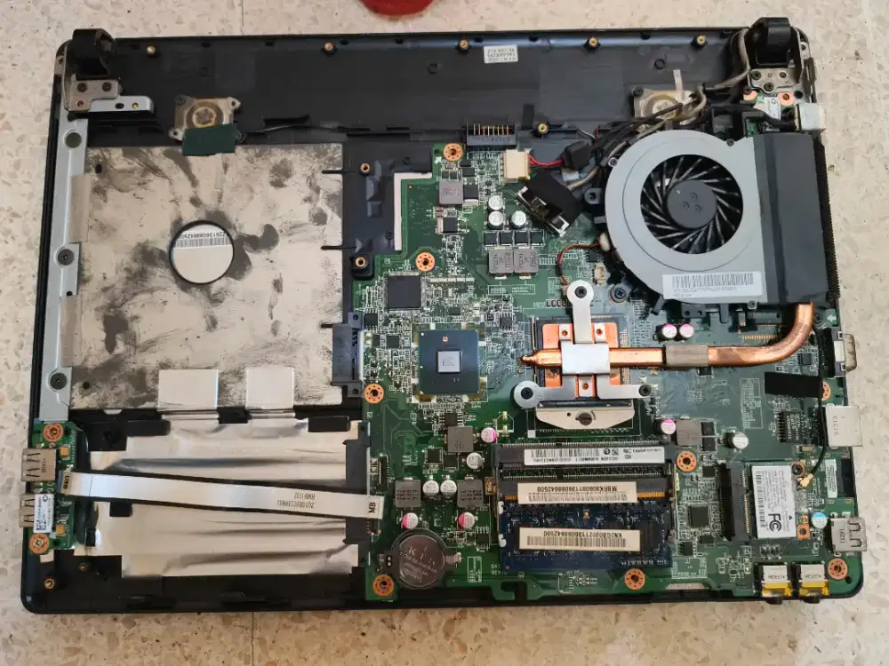 Mesin Acer Aspire 4739 + baterai untuk printilan/sparepart