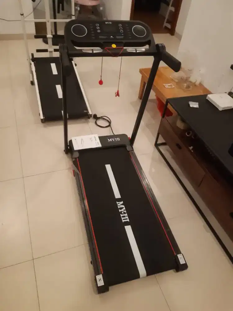 Treadmill elektrik baru