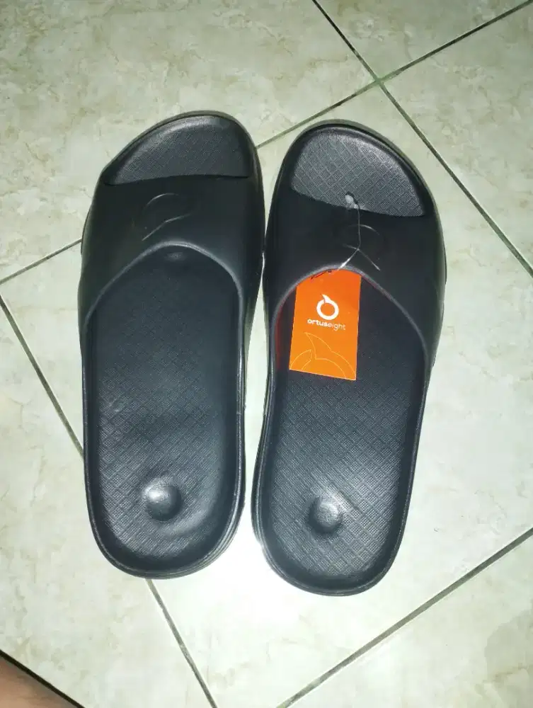 Ortuseight sandal